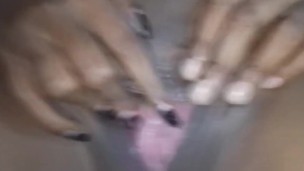 ජූස් විදිනකන් හුත්තට ඇඟිල්ල ගහලා සැපක් ගත්තා